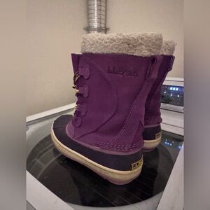 L.L. Bean Purple snow boots / women’s size 8 but Kids size 6!